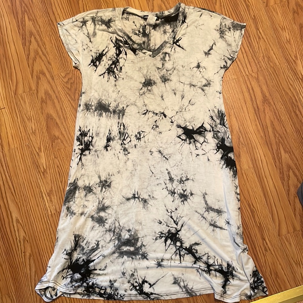 2 for $20☀️ Black and white tie dye dress - Picture 1 of 3